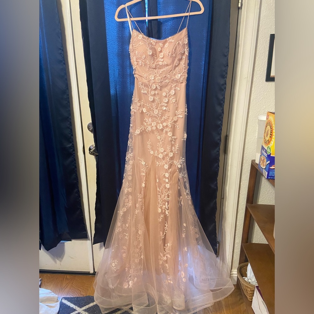 Elegant Floral Embroidered Prom dress/Gown